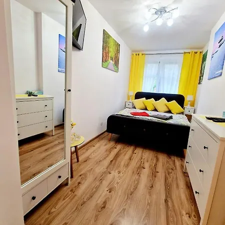 Room4u Mieszkania W Centrum * שצ'קלארסקה פוראובה